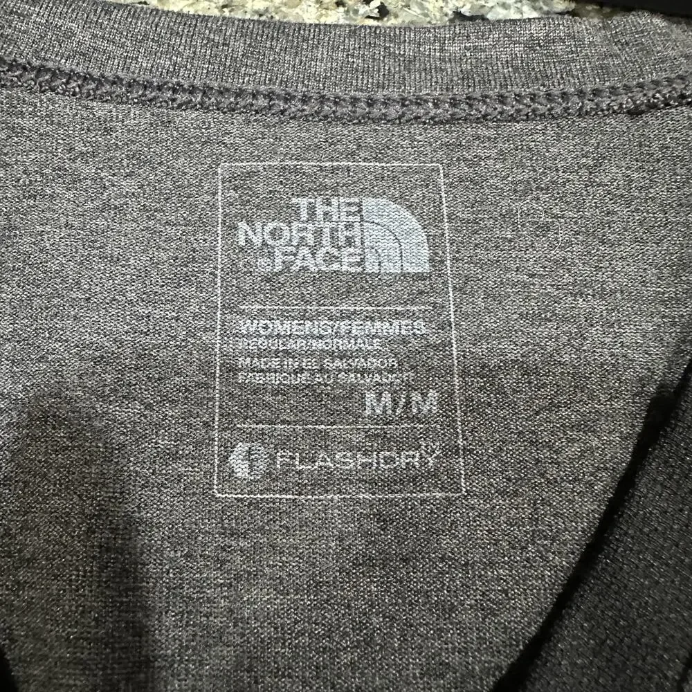 North Face Shirt Size M Gray Black Flash Dry V Neck Outdoor Gorpcore Hiking Camp - Picture 5 of 5